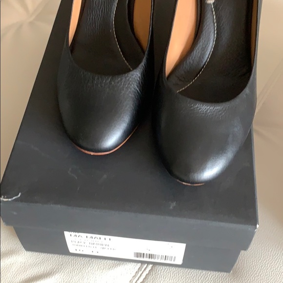 Shoes - Picture 2 of 8